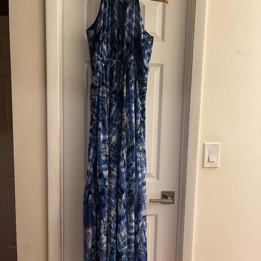 Elegant Blue Patterned Maxi Dress